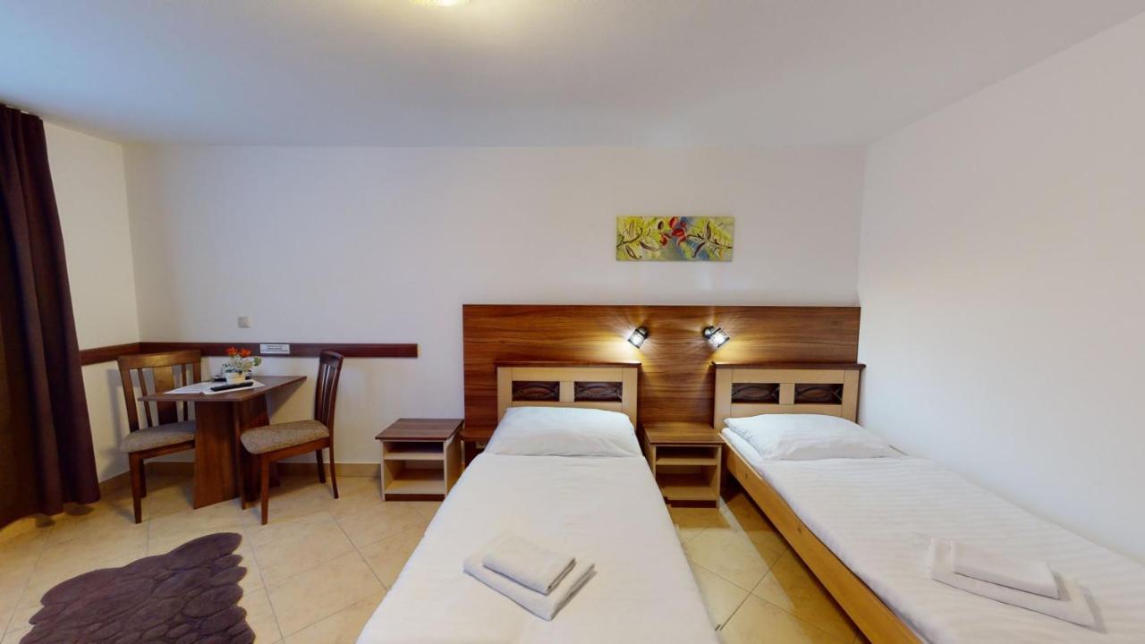 Garni Hotel Fatra Terchova Bagian luar foto