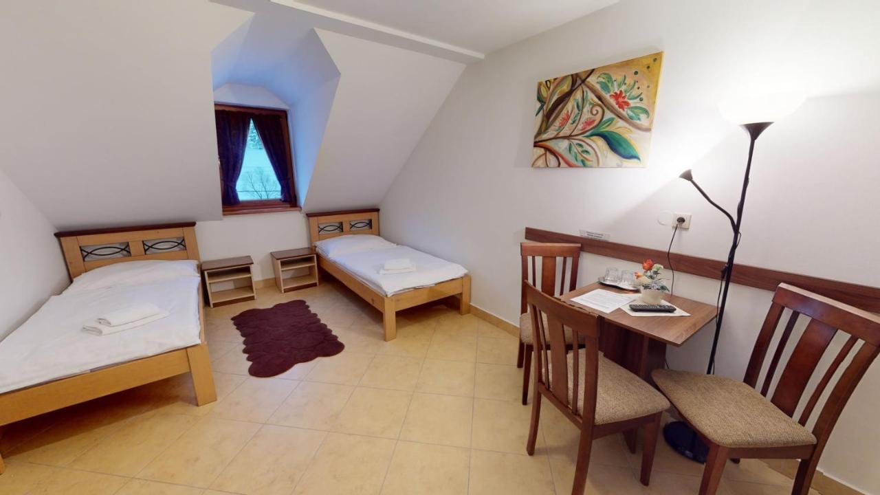 Garni Hotel Fatra Terchova Bagian luar foto
